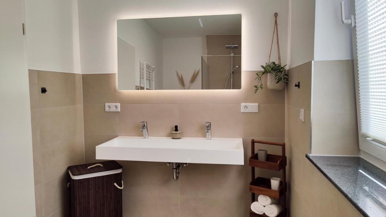 Hygge Home - Mit Garten Und Stellplatz Fuer Feriengaeste-, Monteure / Netflix / 10 Min. Zur Sinsheim Therme Und Zur Autobahn מראה חיצוני תמונה